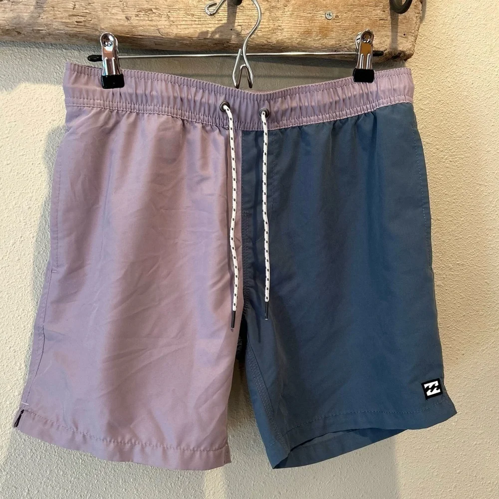 BILLABONG Good Times Mens Volley Shorts size medium purple combo